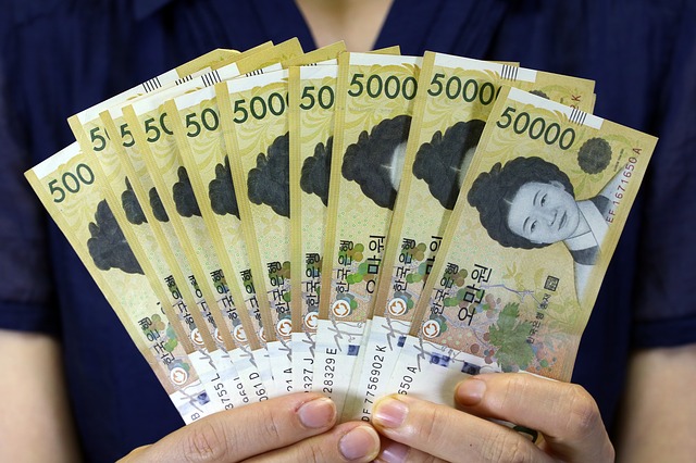 金よ出てこいコンコン